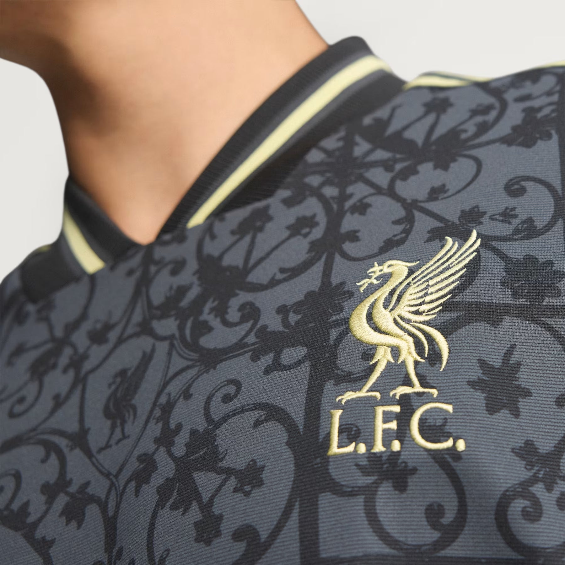 Liverpool FC LFSTLR Jersey + Gift